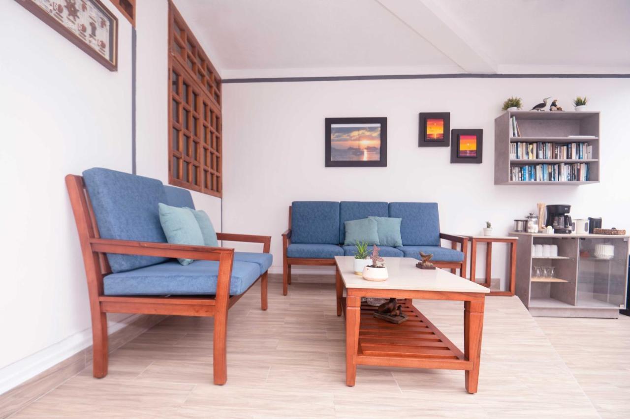 Hotel Santa Fe Puerto Ayora  Exteriör bild