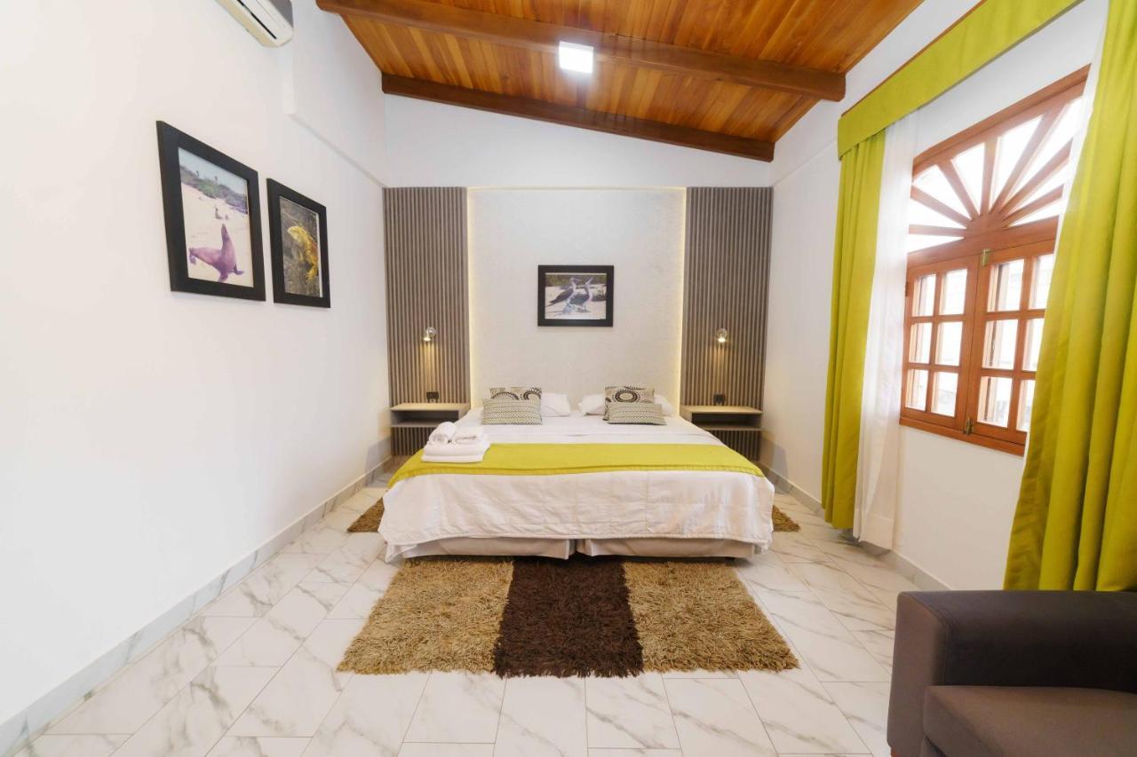 Hotel Santa Fe Puerto Ayora  Exteriör bild