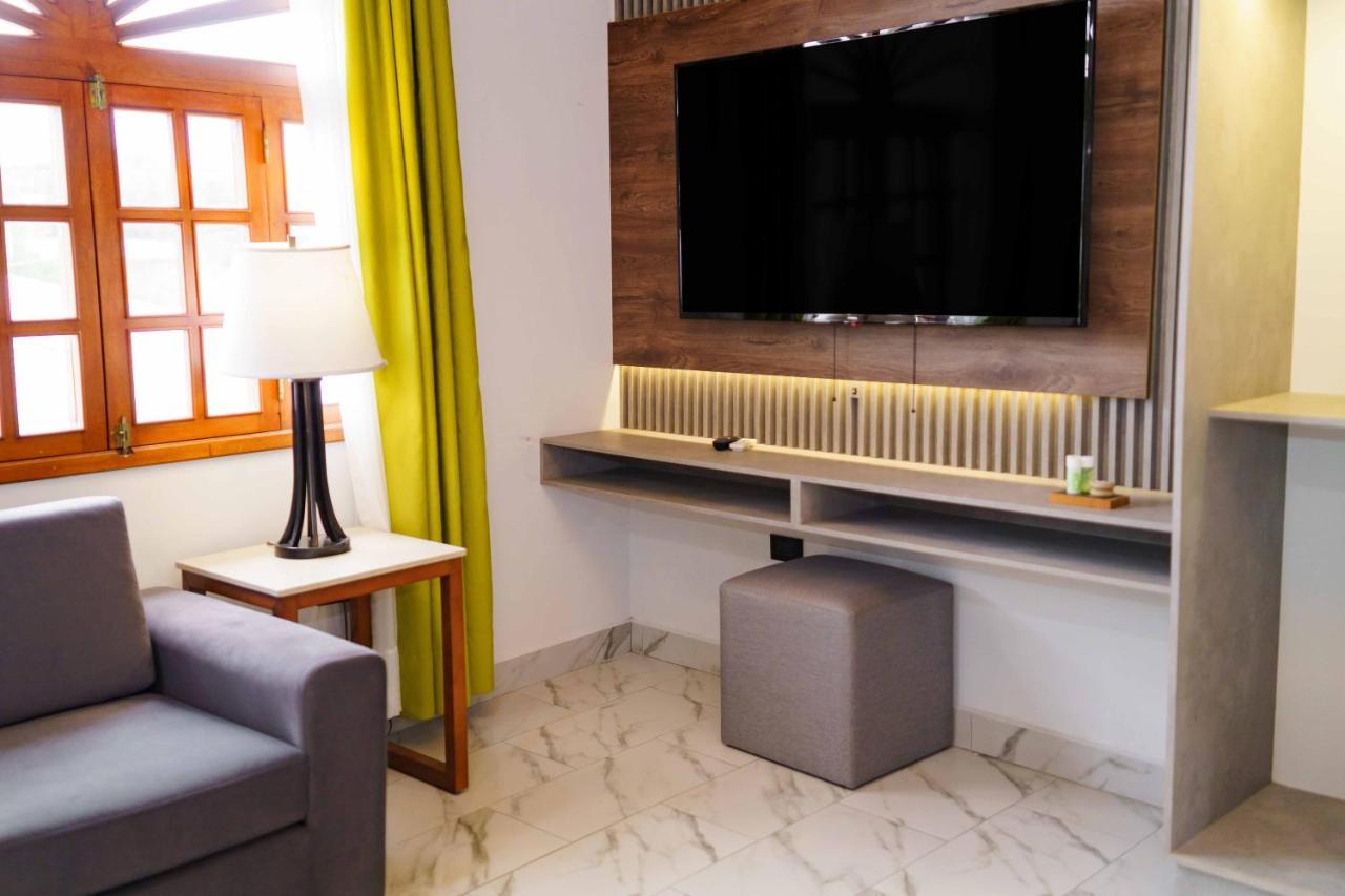 Hotel Santa Fe Puerto Ayora  Exteriör bild