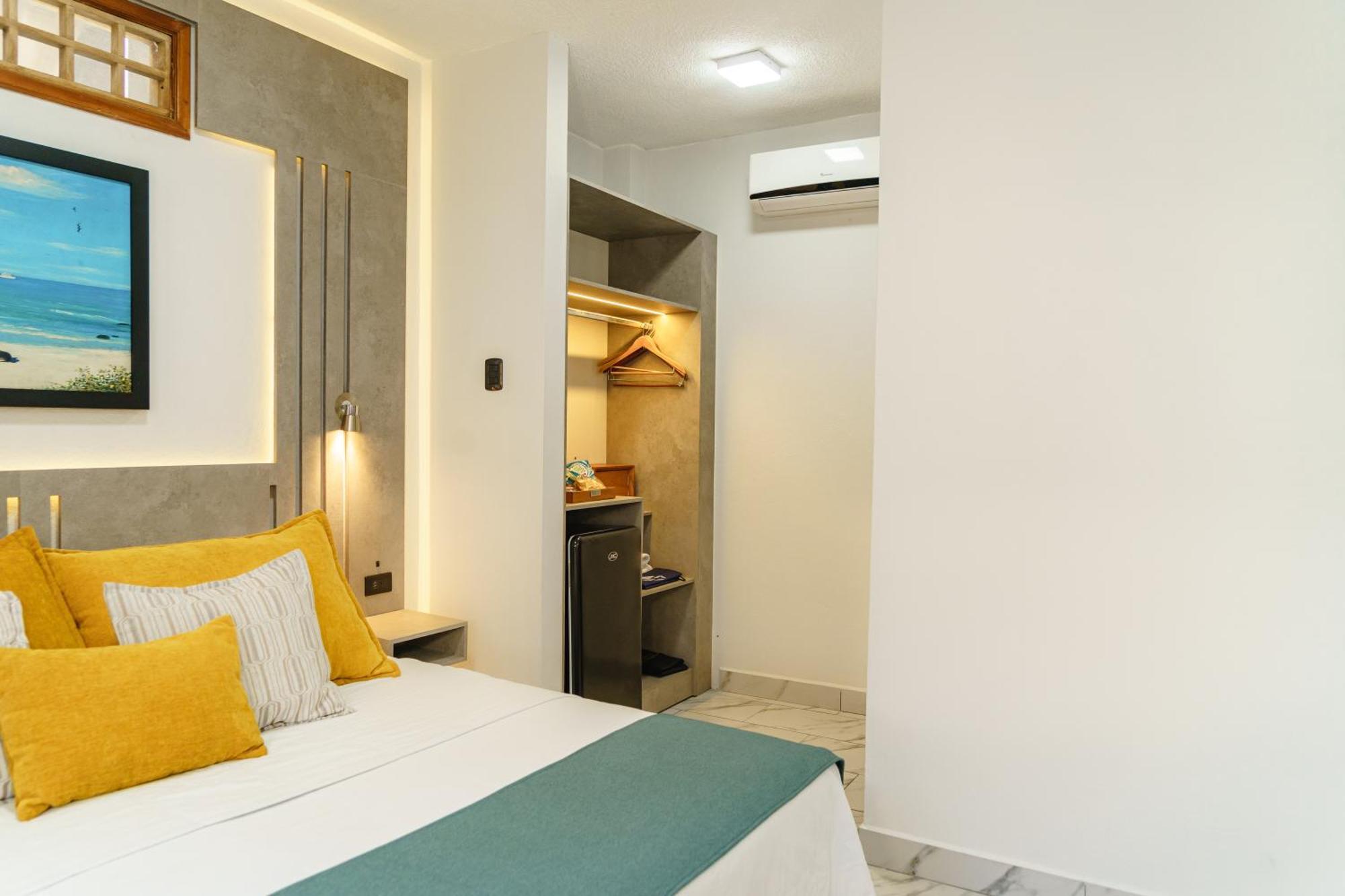 Hotel Santa Fe Puerto Ayora  Exteriör bild